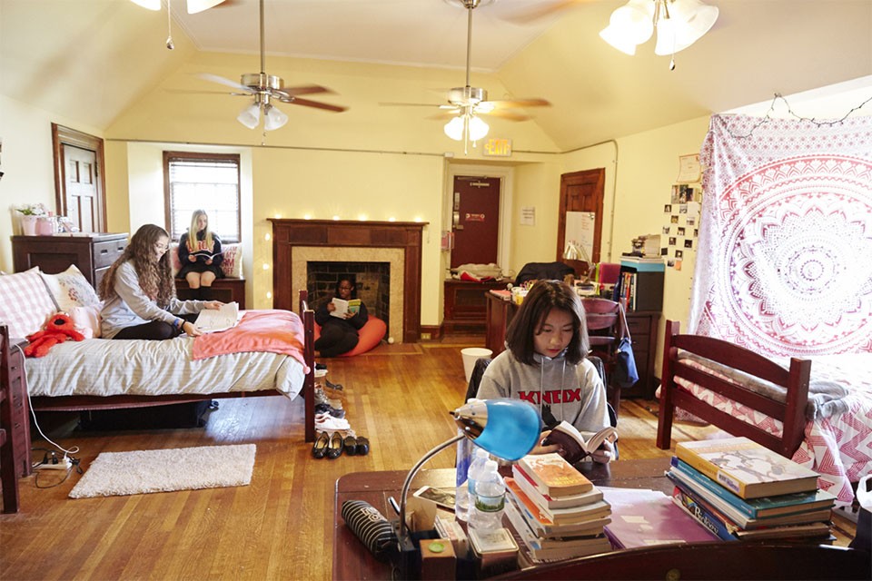 The Knox School campus 11